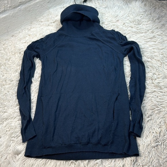 Lululemon Sweater Turtle Neck - Picture 1 of 4